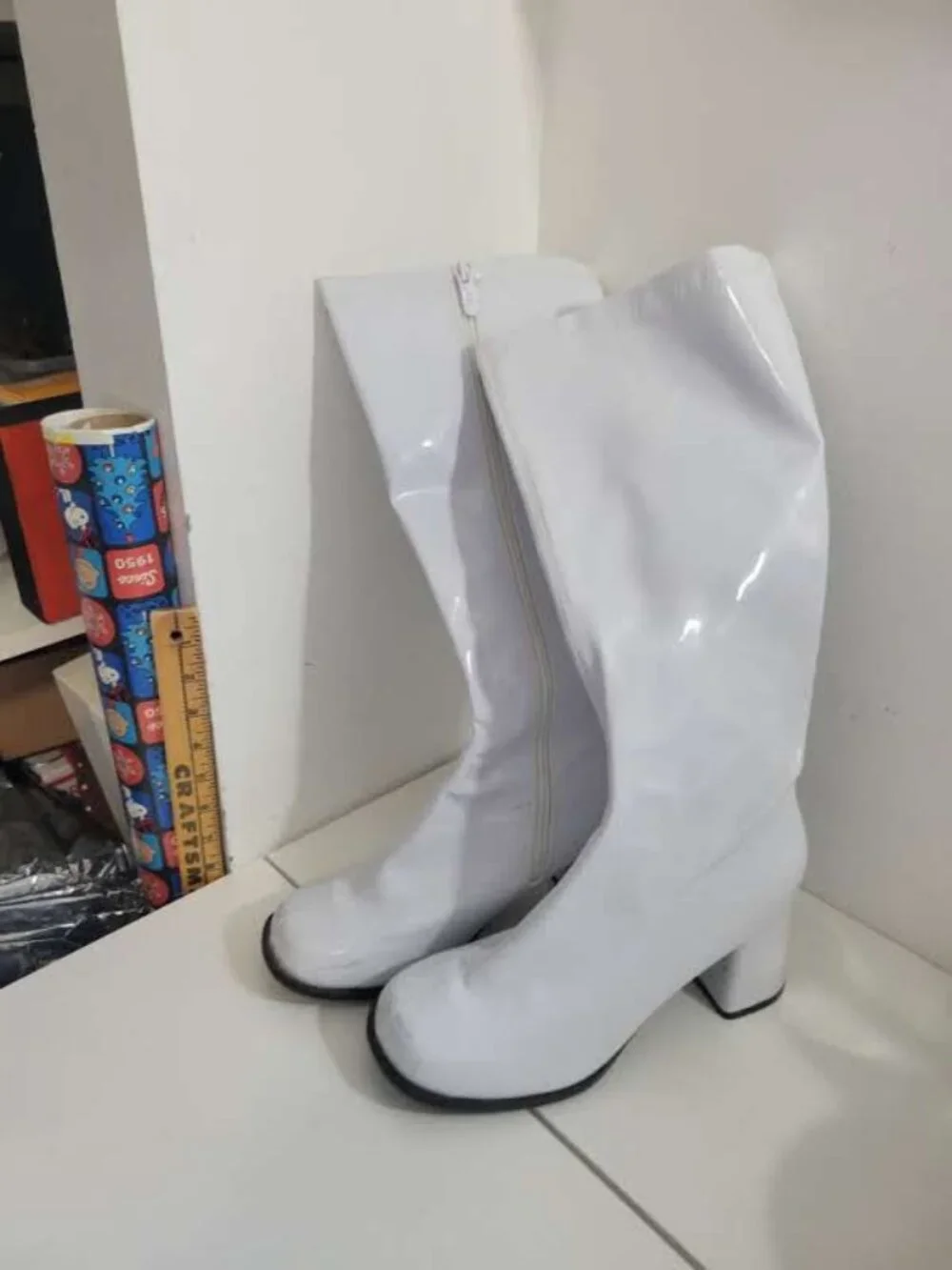 White Plastic Gogo Boots Size 10 - Picture 2 of 4